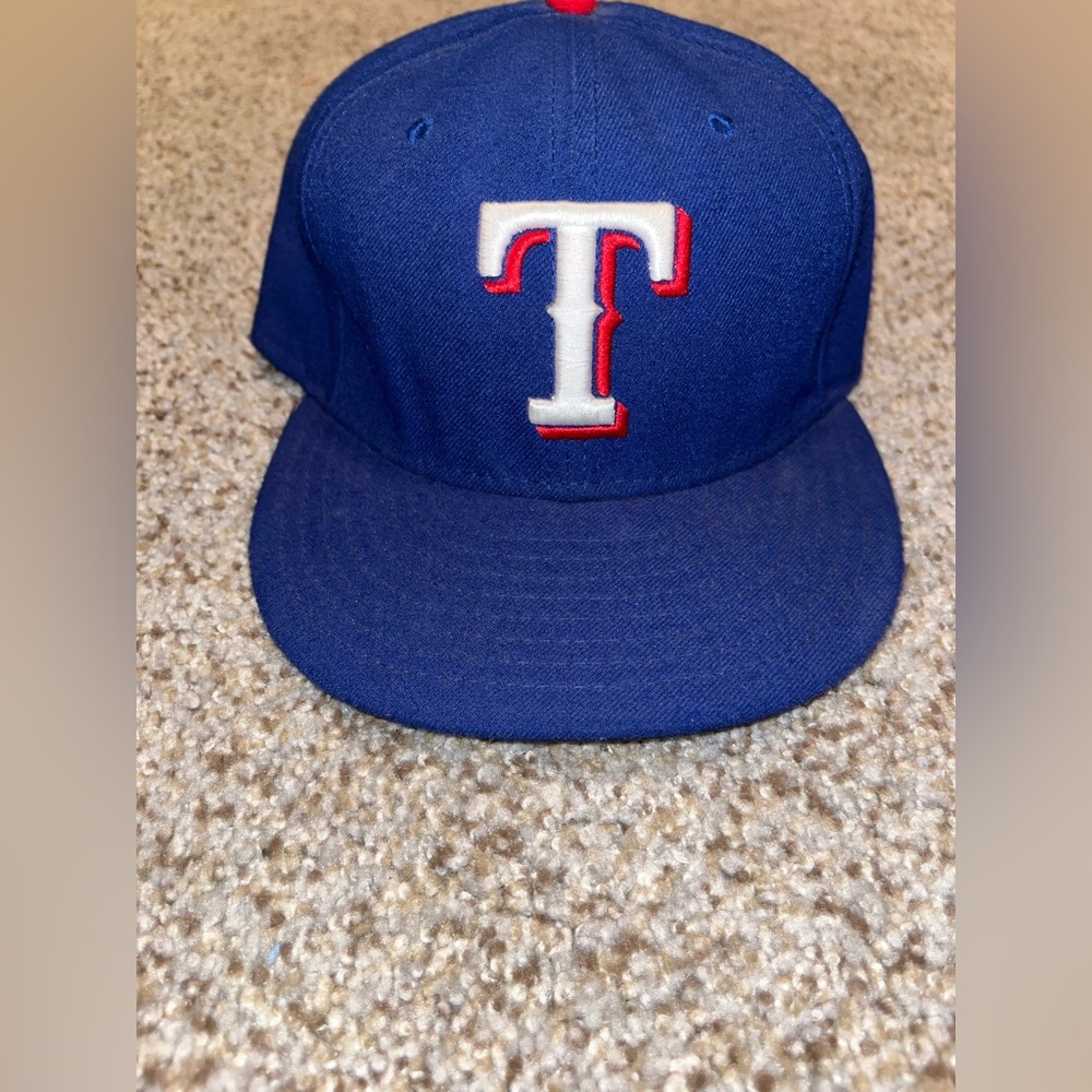 Texas Rangers MLB New Era Hat 7 3/8 Fitted